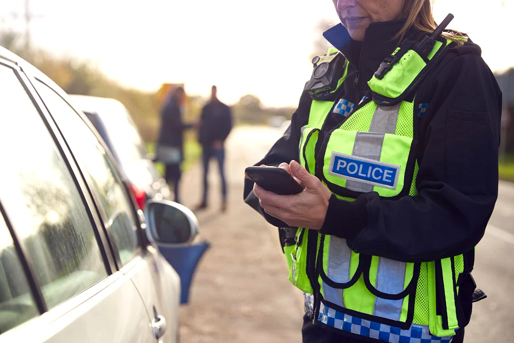 Nowy taryfikator mandatów 2025 – za co stracisz prawo jazdy w mgnieniu oka?